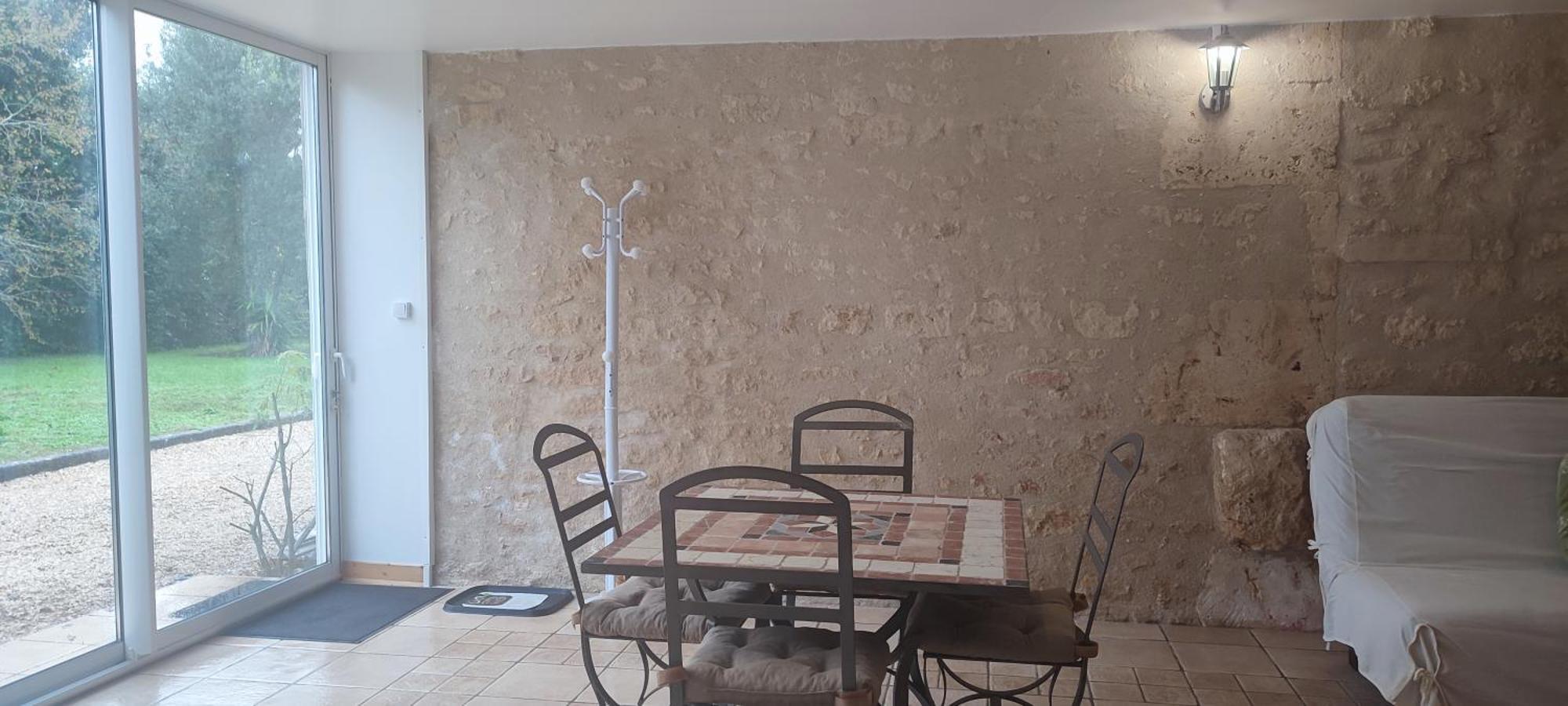 Gite Cosy, Sur Jardin, Terrasse Privee, Parking Au Calme En Rdc Gémozac Kültér fotó