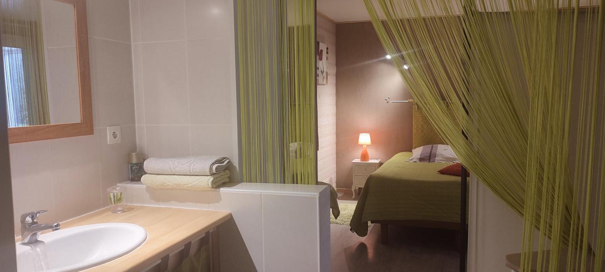 Gite Cosy, Sur Jardin, Terrasse Privee, Parking Au Calme En Rdc Gémozac Kültér fotó